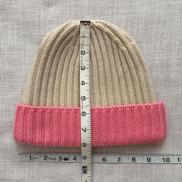 William Lockie Cashmere Cream Pink Ribbed Cuffed Beanie Hat Made in Scotland NEW - Picture 6 of 9